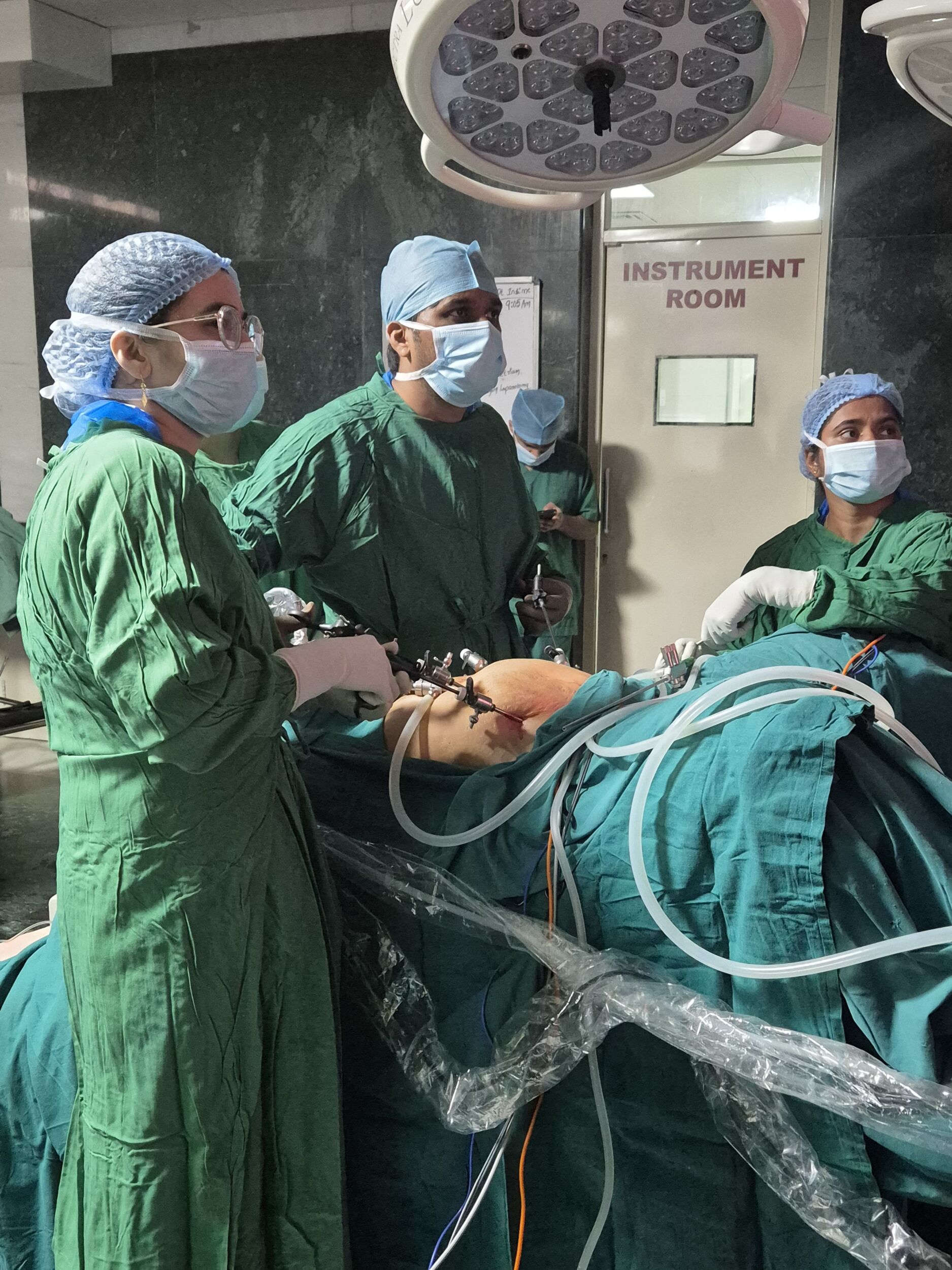 laparoscopic-surgery-for-early-stage-endometrial-cancer--dr-pavan-kumar-image